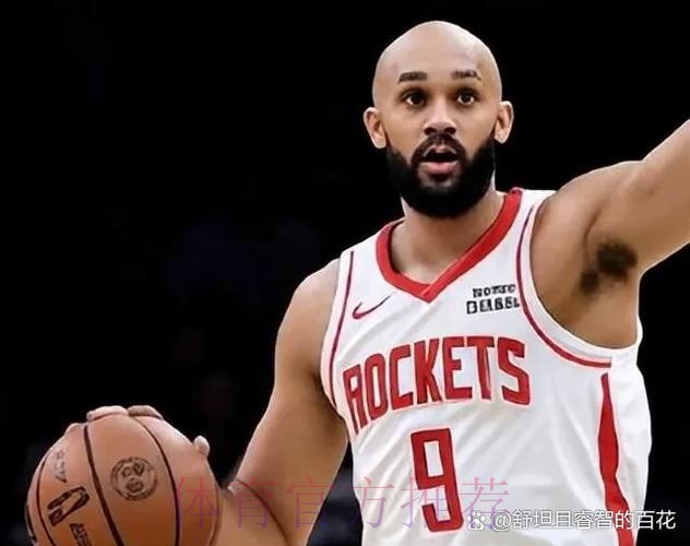 德里克-怀特全场11中1，三分6中0得到4分9篮板5助攻2盖帽